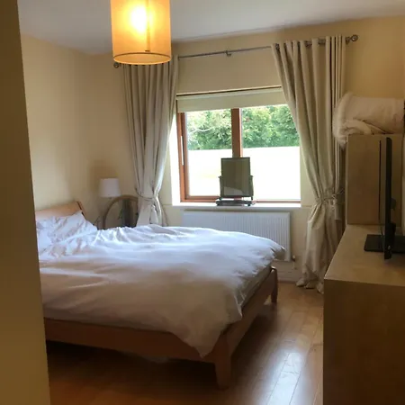 Druids Glen Spacious Private Double With En-suite * Leabeg