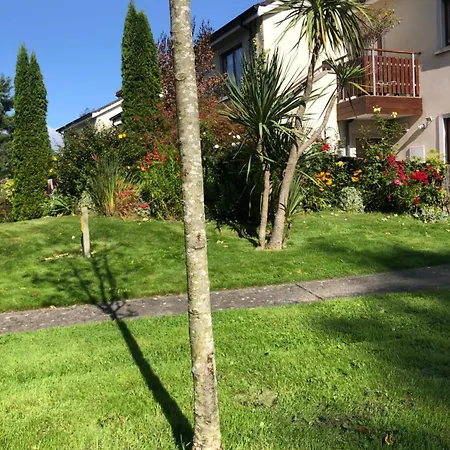 Druids Glen Spacious Private Double With En-suite Homestay