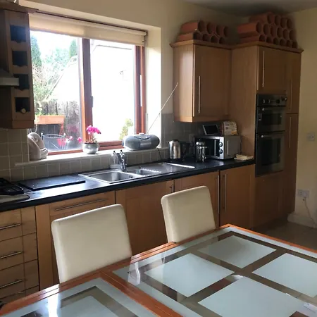 Druids Glen Spacious Private Double With En-suite Leabeg
