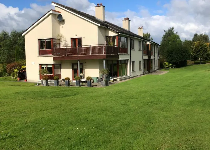 Private In Beside Druids Glen * Leabeg
