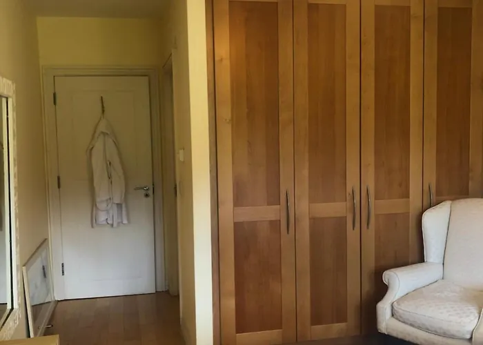 Private In Beside Druids Glen ホームステイ